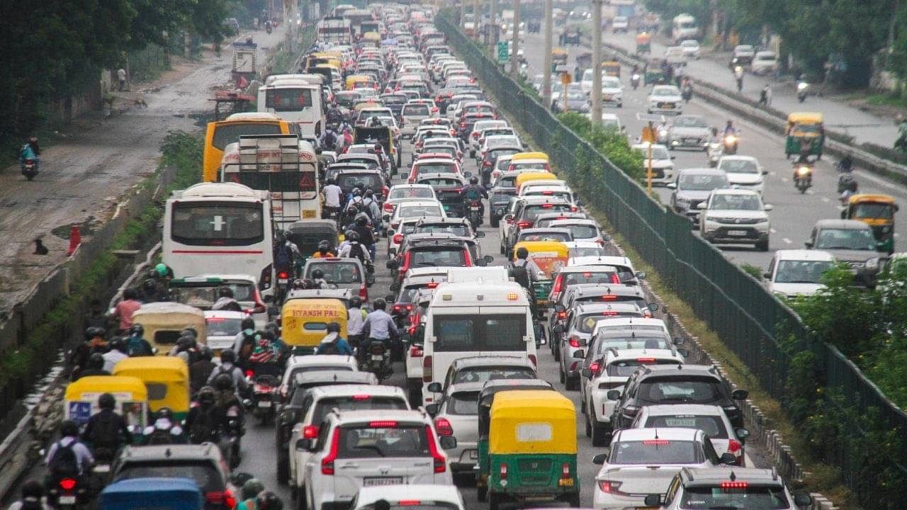 কোনও পেট্রোল পাম্পেই পাবেন না জ্বালানি! ১ নভেম্বর থেকে জারি হচ্ছে নিয়ম