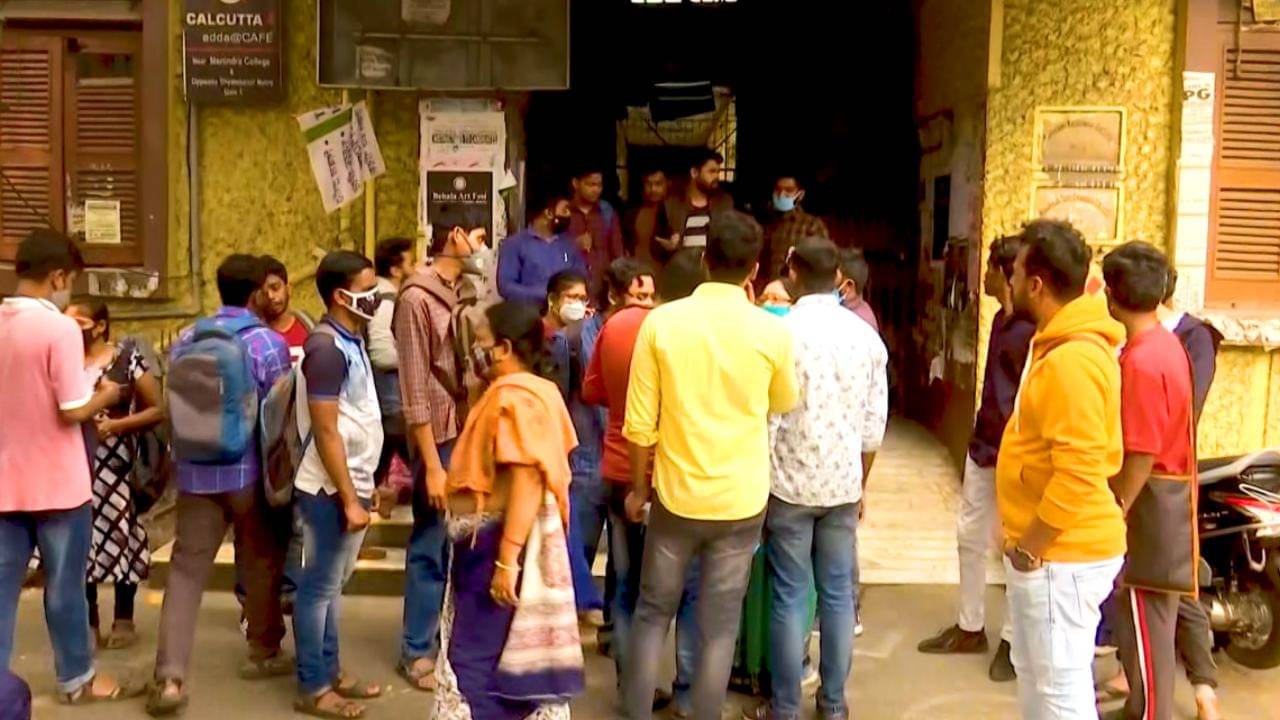 College Admission: কলেজে কলেজে প্রায় ৬ লক্ষ আসন ফাঁকা, তীব্র চাপানউতোর শিক্ষা মহলে