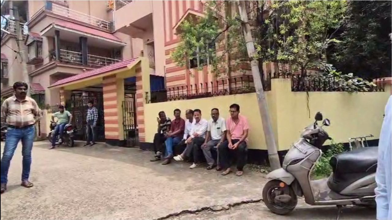 Digha: দিঘার জগন্নাথ মন্দির দর্শনে যাচ্ছিলেন, হঠাৎ পথেই..., চার বন্ধুর এ কী পরিণতি Digha: দিঘার জগন্নাথ মন্দির দর্শনে যাচ্ছিলেন, হঠাৎ পথেই..., চার বন্ধুর এ কী পরিণতি