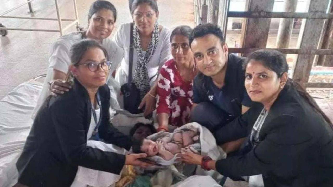 Viral: প্রসব যন্ত্রণায় প্রাণ যাওয়ার অবস্থা, পকেট ছুরি আর চুলের ক্লিপ নিয়ে হাজির হলেন দেবদূত, স্টেশনে তারপর যা হল...