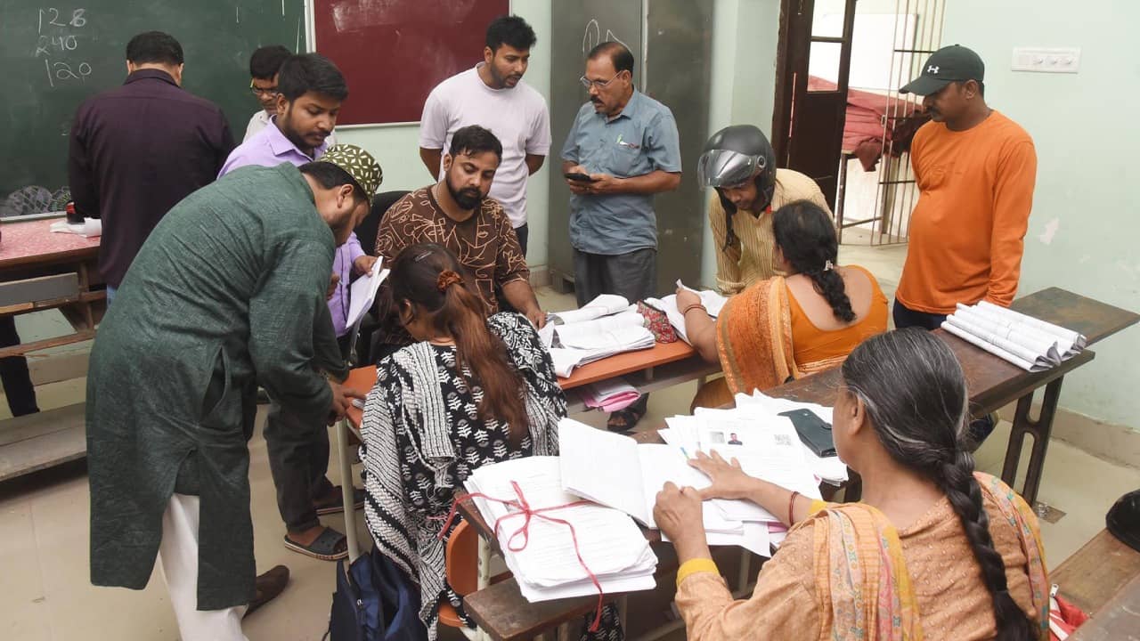 Election Commission: বাকি এখনও ৮ দিন, বিহার নিয়ে বড় খবর দিয়ে দিল নির্বাচন কমিশন