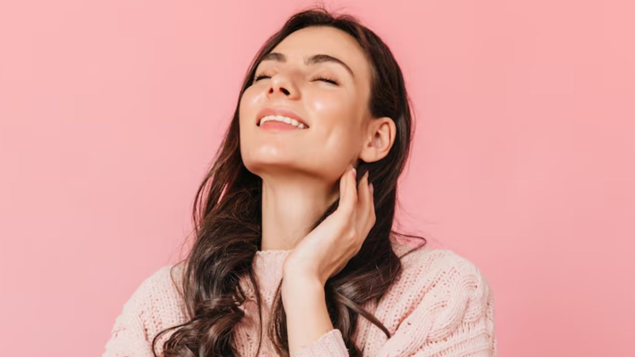 অফিস থেকে বাড়ি ফিরেই এটা করে নিন, আপনার ত্বকের জেল্লা দেখে জ্বলে পুড়ে মরবে সবাই অফিস থেকে বাড়ি ফিরেই এটা করে নিন, আপনার ত্বকের জেল্লা দেখে জ্বলে পুড়ে মরবে সবাই