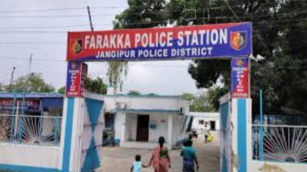 Murshidabad: মোবাইলের কিস্তির পাওনা টাকা চাইতে যান, ছেলের বন্ধুর হাতে 'খুন' প্রৌঢ় Murshidabad: মোবাইলের কিস্তির পাওনা টাকা চাইতে যান, ছেলের বন্ধুর হাতে 'খুন' প্রৌঢ়