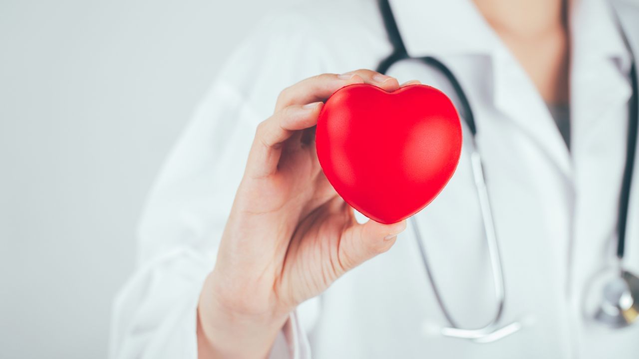 Heart Blockage: হার্ট ব্লকেজ! এই উপসর্গগুলি দেখেও এড়িয়ে যাচ্ছেন না তো?