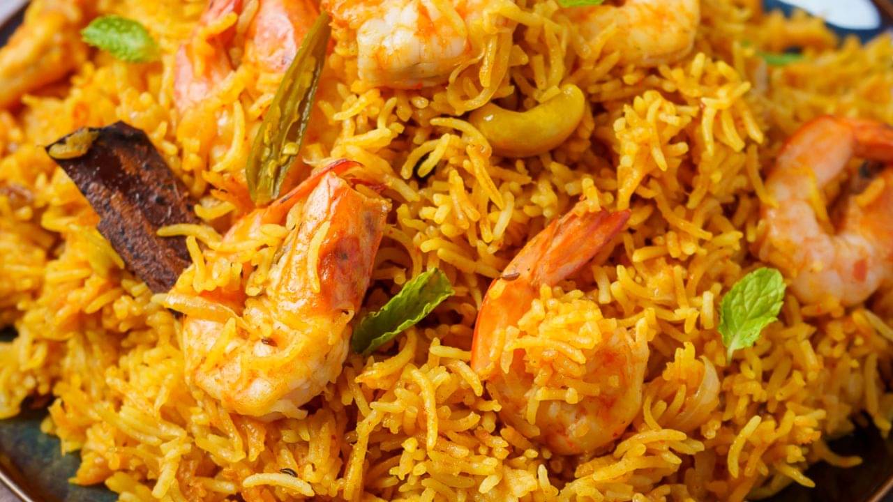 Mocha Chingri Pulao Recipe: মোচার চপ তো অনেক খেয়েছেন, এ বার খান মোচা চিংড়ি পোলাও