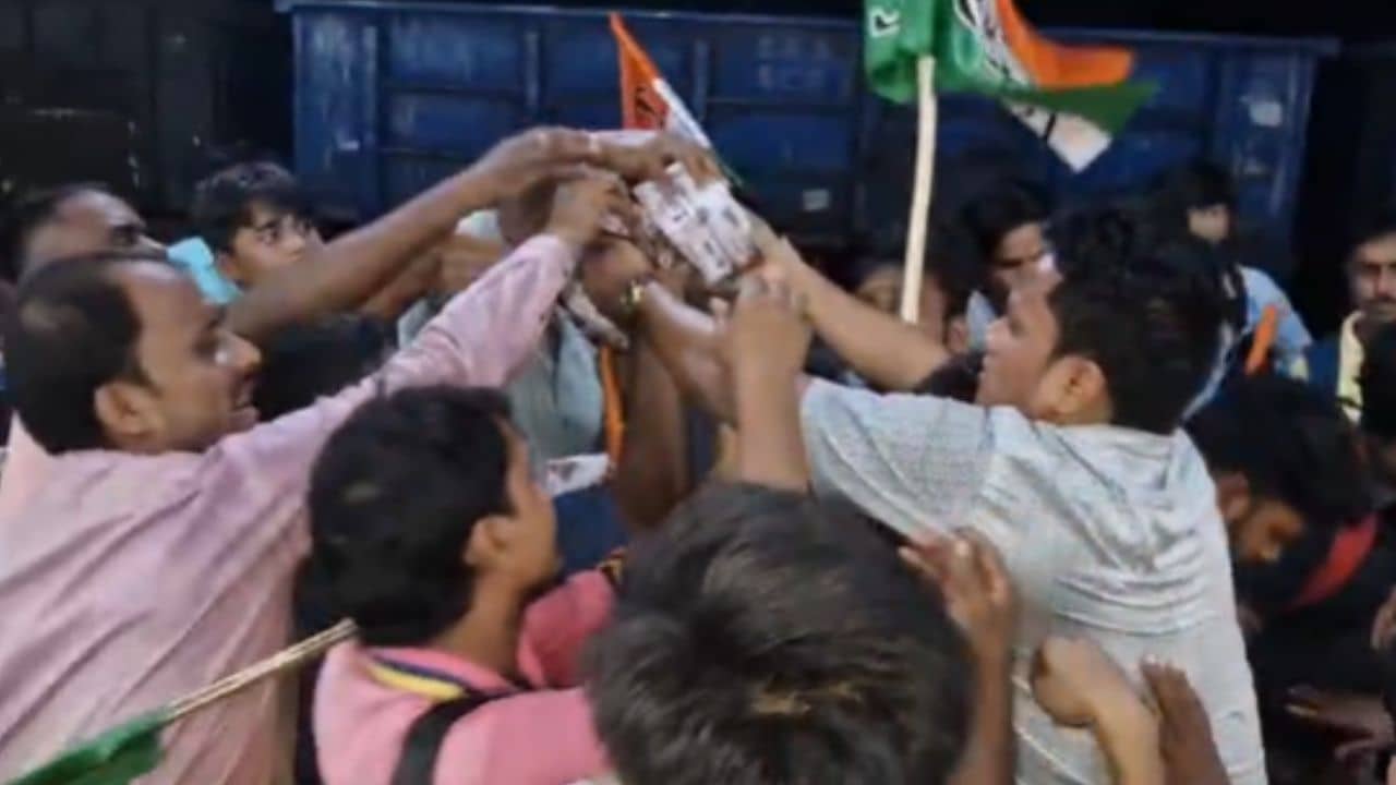 21st July: ব্যাগ থেকে বিরিয়ানি বের করতেই...তৃণমূল কর্মী-সমর্থকরা কী করলেন