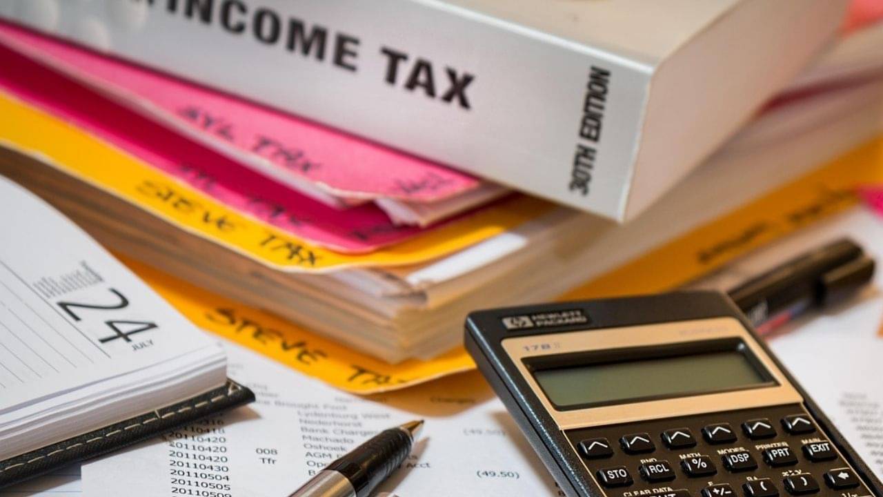 Income Tax Rules: আয়কর জমা দেওয়ার নিয়মে এল বিরাট পরিবর্তন, ITR ফাইল করতে চাপ কমবে করদাতাদের!