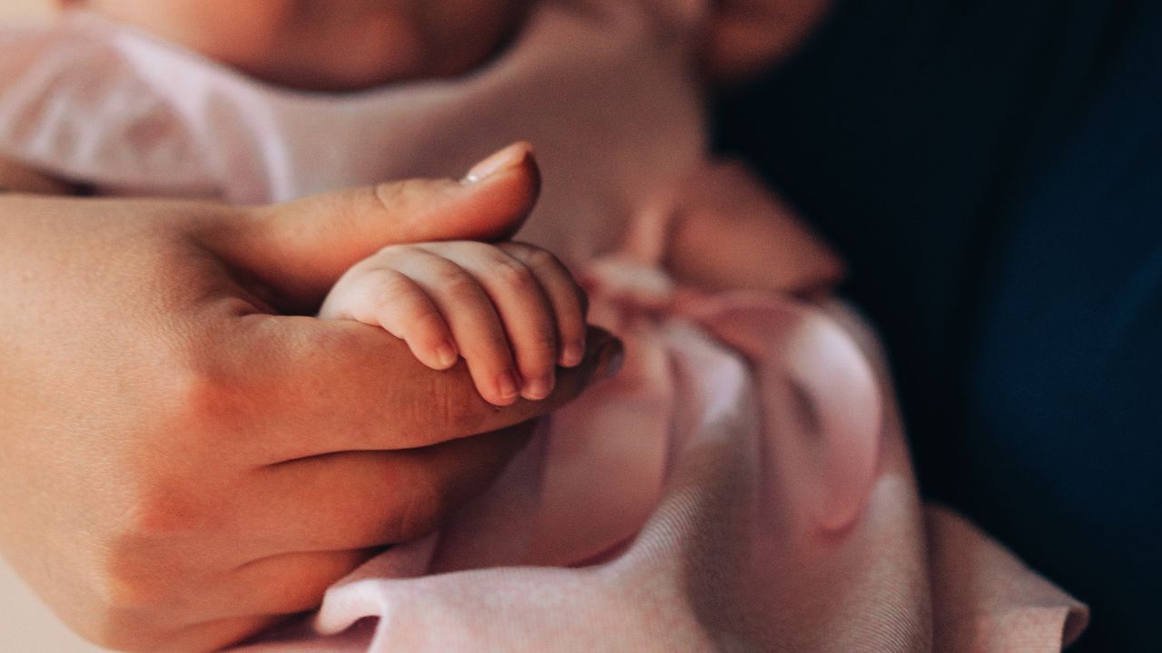 Newborn Declared Dead: আর একটু হলেই মাটি চাপা পড়ত সদ্যোজাতটি! মৃত বলে ঘোষণার ১২ ঘণ্টার মধ্যেই হল 'ম্যাজিক'