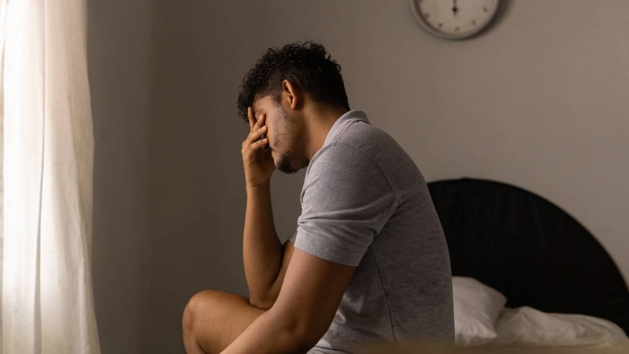 Insomnia Problem: ঘুম আসছে না? মাথা ব্যথায় জেরবার? এই একটা জিনিসই করবে কামাল