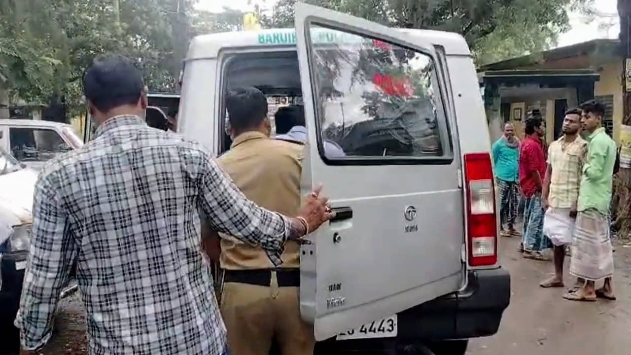 Jaynagar: যৌন নিগ্রহের অশ্লীল ভিডিয়ো তুলে ব্ল্যাকমেইল! ধর্ষণের অভিযোগে শ্রীঘরে দোকানি