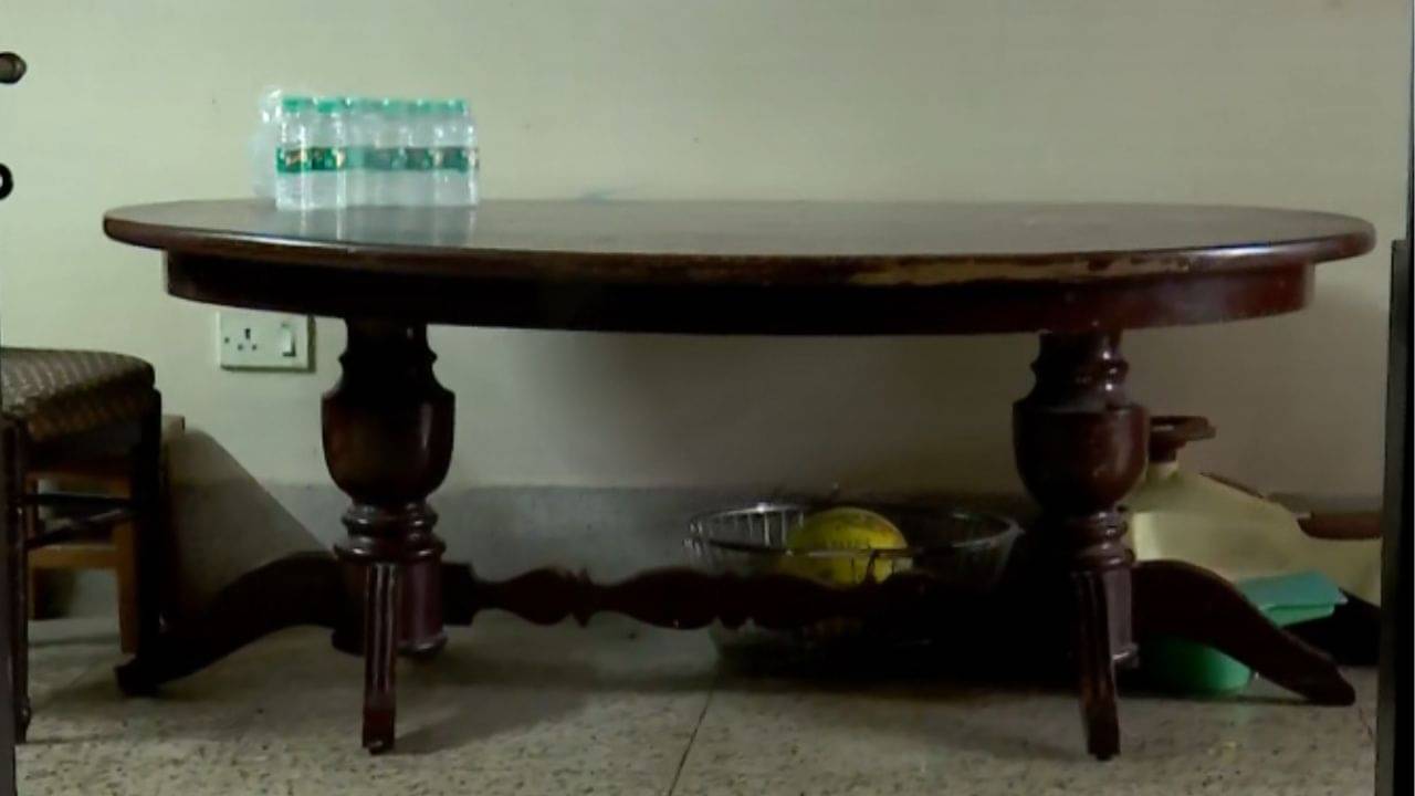 Kolkata: মর্মান্তিক! ডাইনিং টেবিল থেকে মুখ থুবড়ে পড়ে মৃত্যু ১ বছরের শিশুর