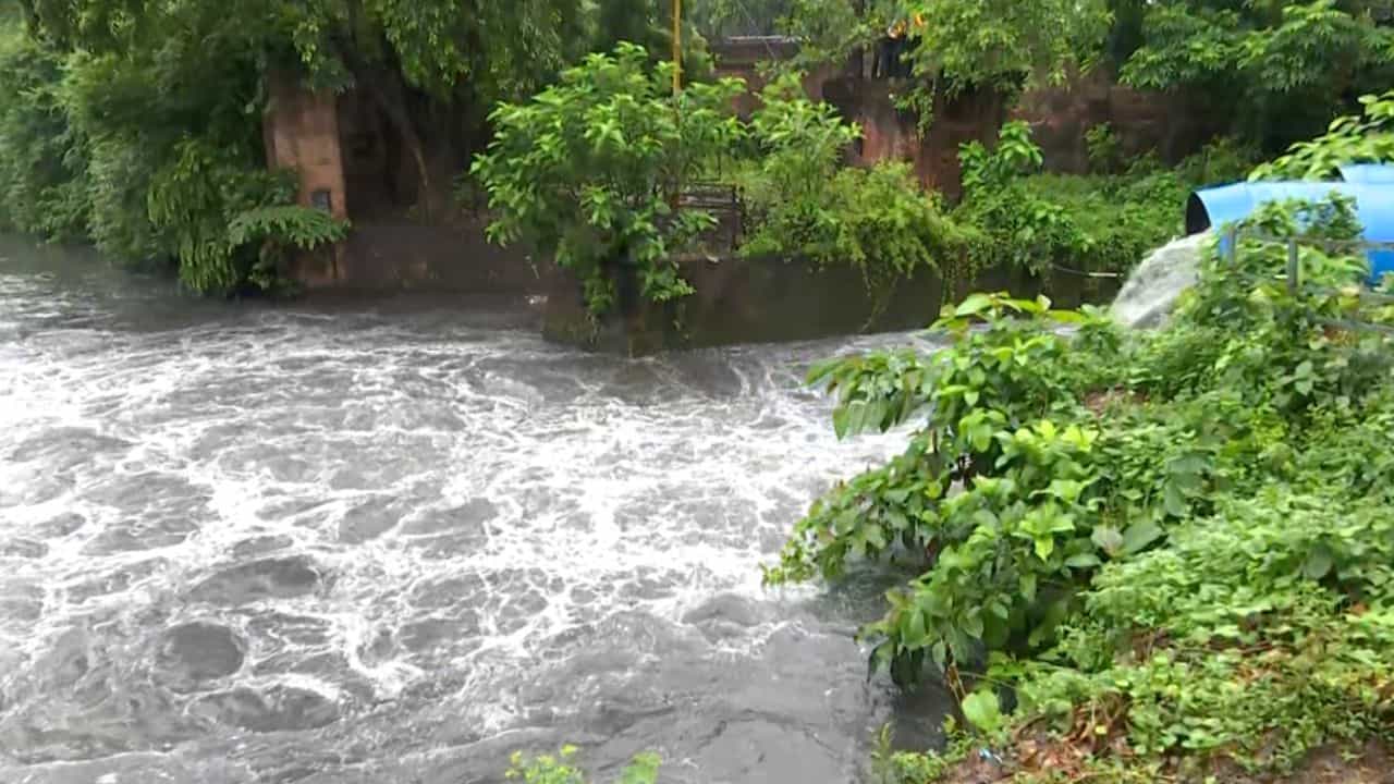 Kolkata: 'জনজীবন বিপর্যস্ত হওয়ায় আমি দুঃখিত', দায় স্বীকার করলেন কলকাতার মেয়র পারিষদ Kolkata: 'জনজীবন বিপর্যস্ত হওয়ায় আমি দুঃখিত', দায় স্বীকার করলেন কলকাতার মেয়র পারিষদ
