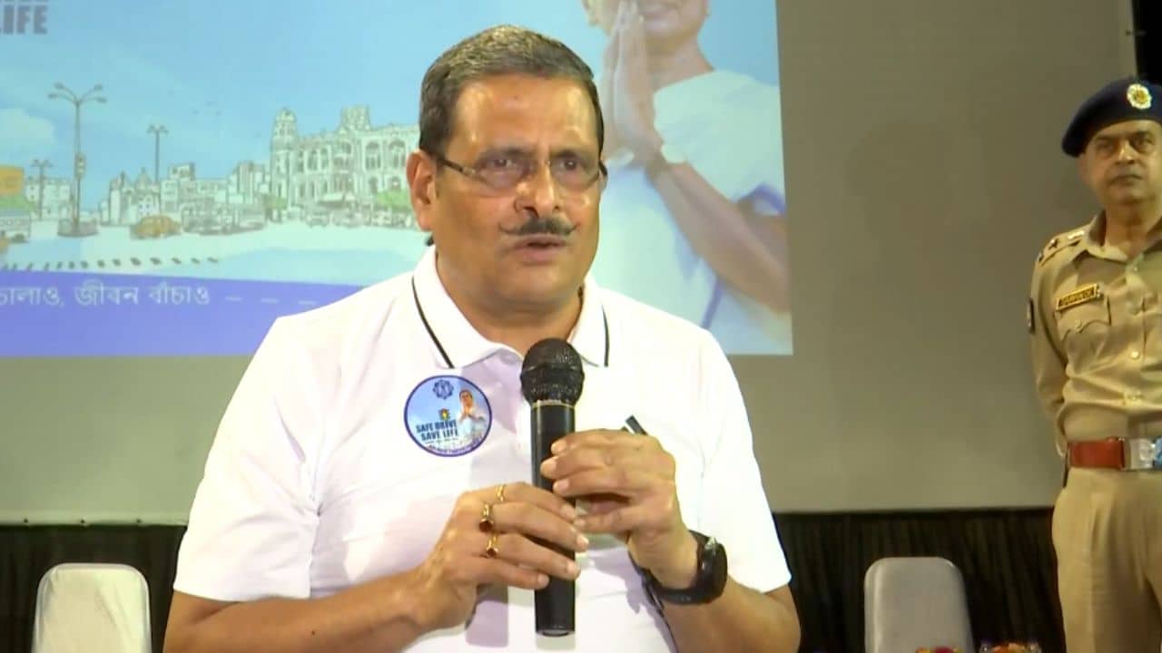 Kolkata Police: কলেজগুলিতে অসামাজিক কাজকর্ম রুখতে কী কী পদক্ষেপ করছে পুলিশ? জানালেন মনোজ ভার্মা