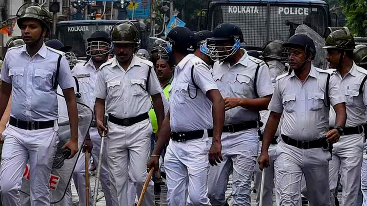 Kolkata Police: উল্টোরথ পরেই আবার মহরম! কলকাতায় মোতায়েন ৫ হাজার পুলিশ, কোথায় কোথায় কড়া লালবাজার Kolkata Police: উল্টোরথ পরেই আবার মহরম! কলকাতায় মোতায়েন ৫ হাজার পুলিশ, কোথায় কোথায় কড়া লালবাজার
