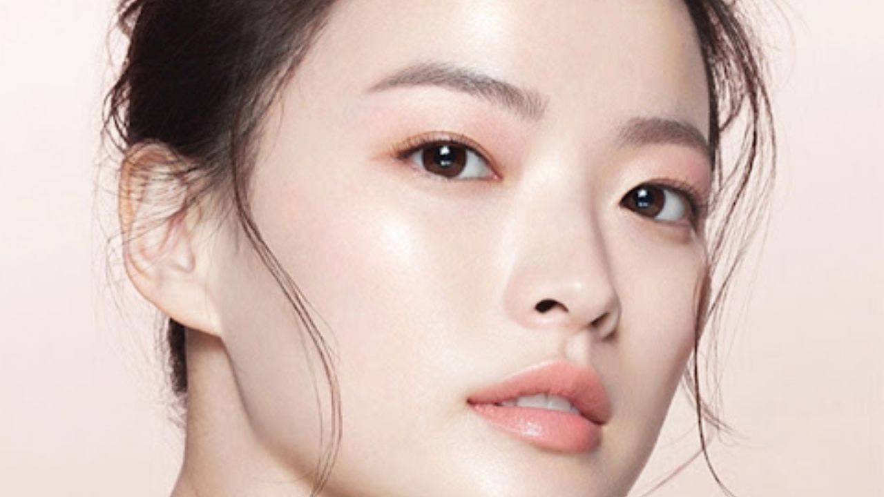 Korean Skin Care: ৭ দিনেই রেজাল্ট, নিজেই অবাক হবেন! কোরিয়ানদের মতো গ্লাস স্কিন পান এই একটা উপাদানে Korean Skin Care: ৭ দিনেই রেজাল্ট, নিজেই অবাক হবেন! কোরিয়ানদের মতো গ্লাস স্কিন পান এই একটা উপাদানে