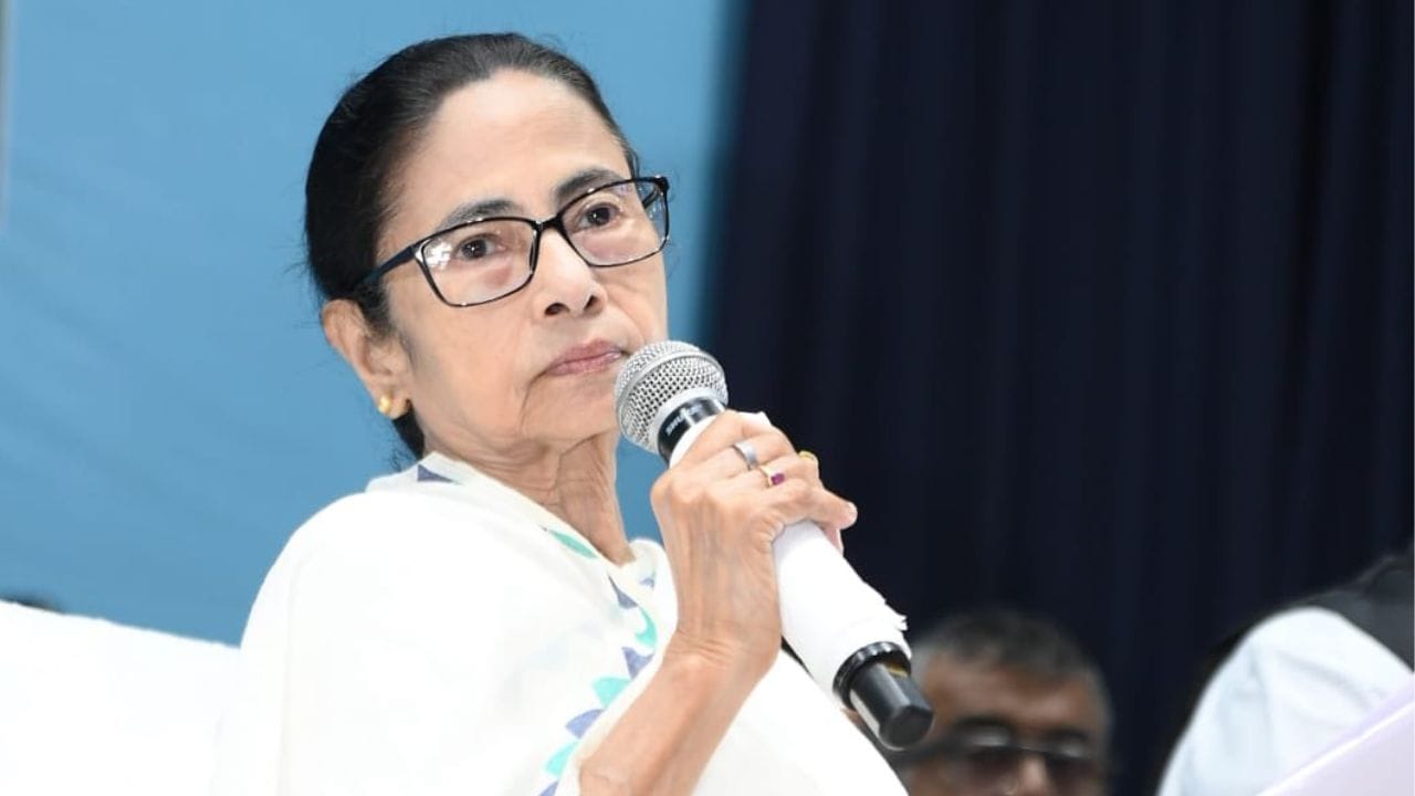 Birbhum: 'বীরভূমে এখনও পাচার হচ্ছে...', বড় অভিযোগ তুললেন মমতা Birbhum: 'বীরভূমে এখনও পাচার হচ্ছে...', বড় অভিযোগ তুললেন মমতা