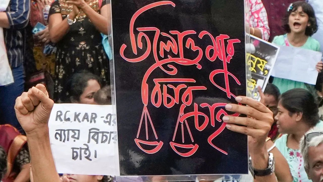 RG Kar মামলায় ষষ্ঠ স্টেটাস রিপোর্ট জমা CBI-এর, পরিবার তুলল এক গুচ্ছ প্রশ্ন RG Kar মামলায় ষষ্ঠ স্টেটাস রিপোর্ট জমা CBI-এর, পরিবার তুলল এক গুচ্ছ প্রশ্ন