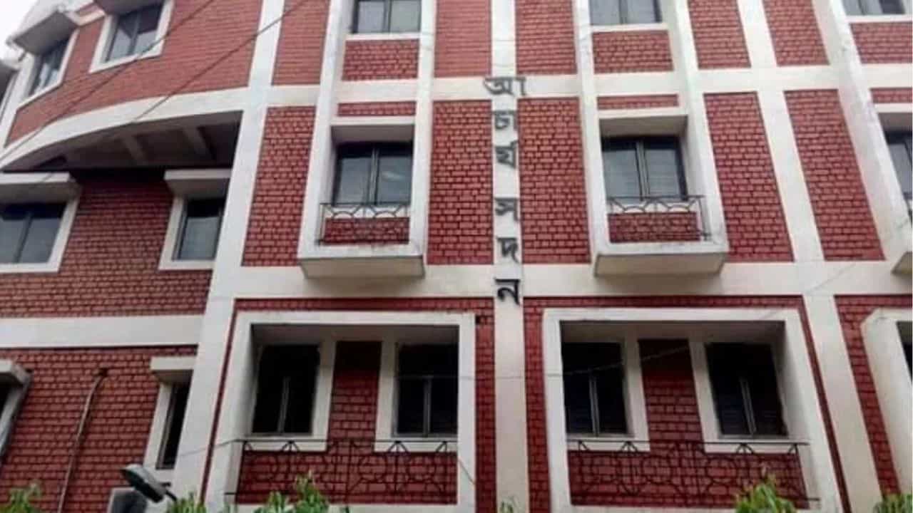 SSC Exam: পরীক্ষার হলে কী কী নিয়ে যাবেন আর কী নেবেন না, রইল সম্পূর্ণ তালিকা SSC Exam: পরীক্ষার হলে কী কী নিয়ে যাবেন আর কী নেবেন না, রইল সম্পূর্ণ তালিকা