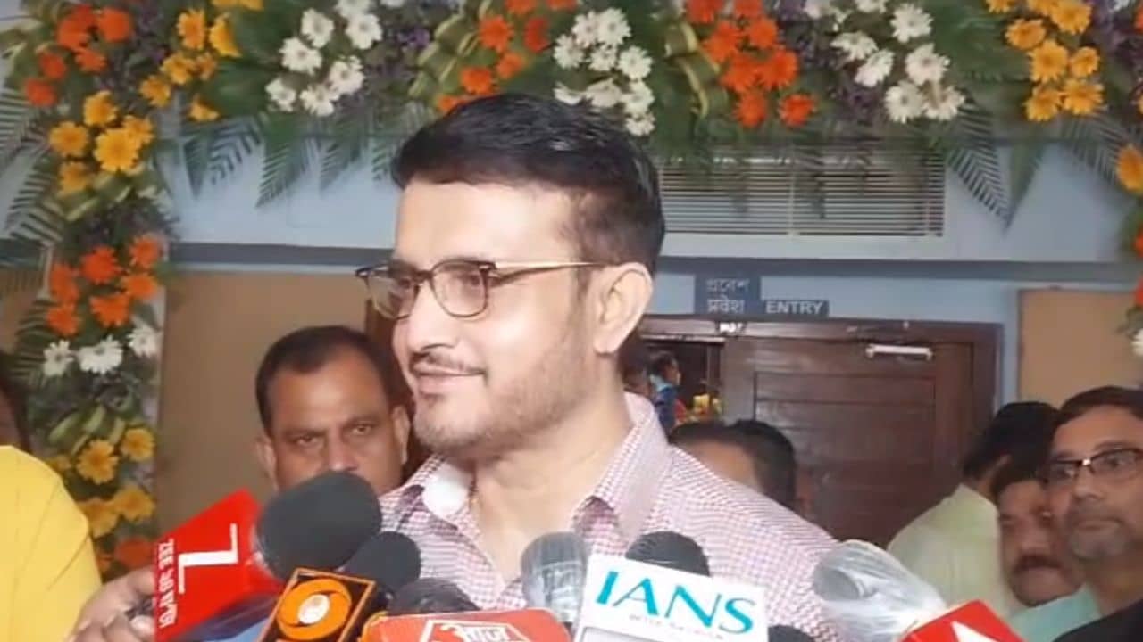 Sourav Ganguly: আমি আমারটা বলতে পারি, বাইরে কী হয়েছে জানি না, বাঙালি হেনস্থা-ইস্যুতে সৌরভ গঙ্গোপাধ্যায়