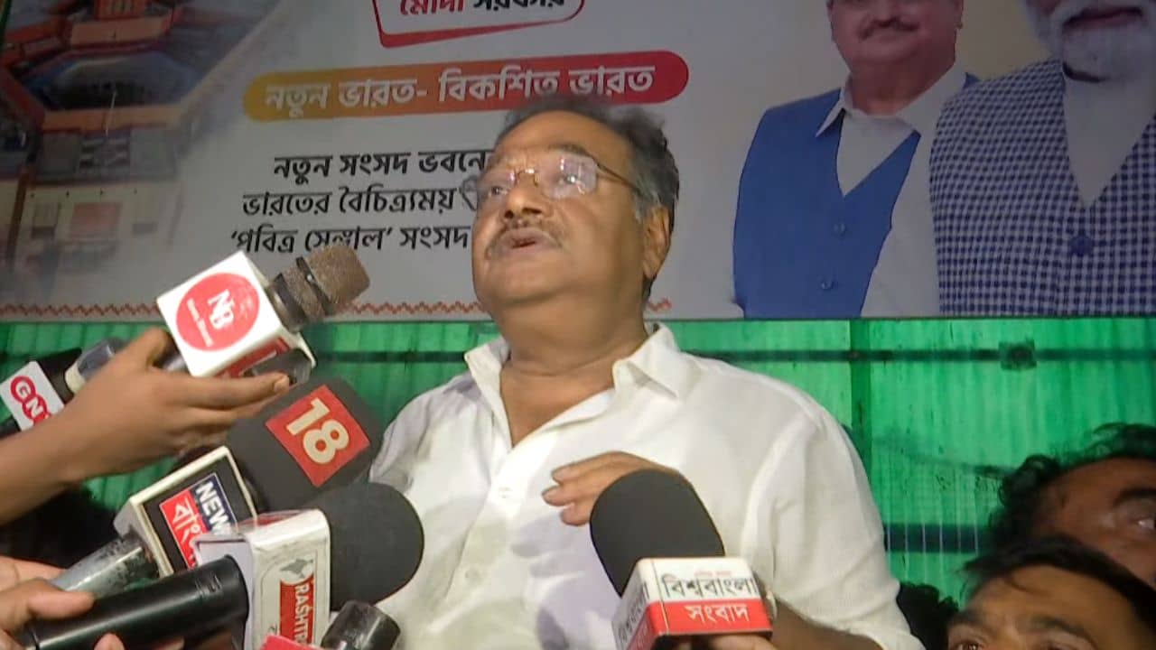 Shamik Bhattacharya: ১৫ দিনের মধ্যে নতুন বিজেপি, দিলীপের সঙ্গে সাক্ষাতের আগেই বললেন শমীক