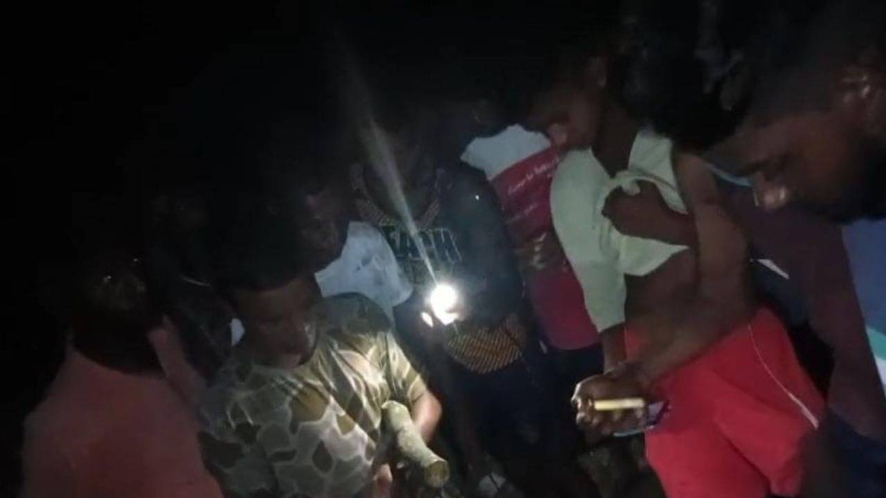 Jalpaiguri: বাড়ির উঠোন থেকে তুলে নিয়ে ৩ বছরের শিশুকে খুবলে খেল চিতাবাঘ, জন্তুকে ধরতে দেহ কোলে দিয়ে রেঞ্জারকে একা চা বাগানের মাঝে পাঠালেন গ্রামবাসীরা!