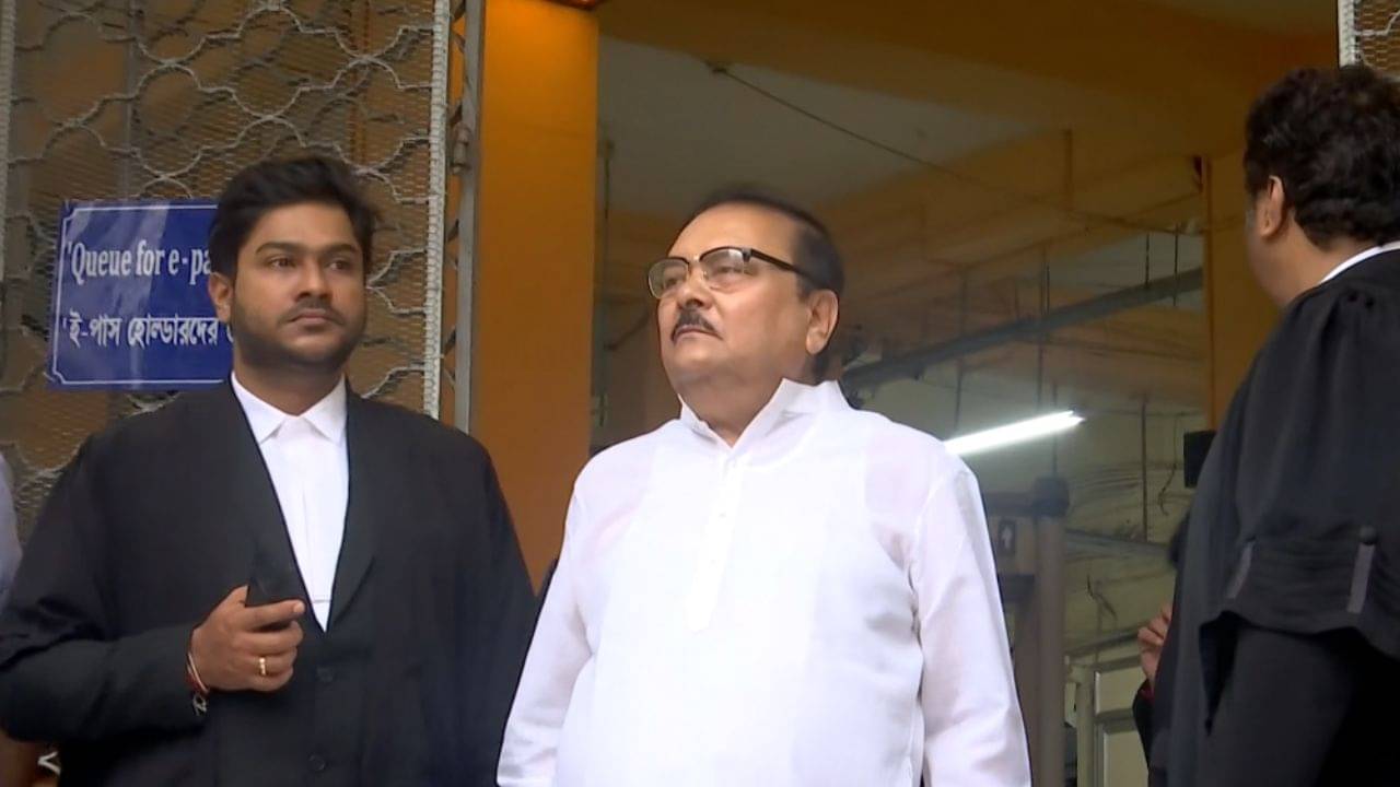 Calcutta High Court: আমার কোনও ইগো থেকে ডাকিনি..., PF-এর কয়েক হাজার কোটি টাকার বকেয়া, আদালতে মদন যেতেই কেন বললেন বিচারপতি?