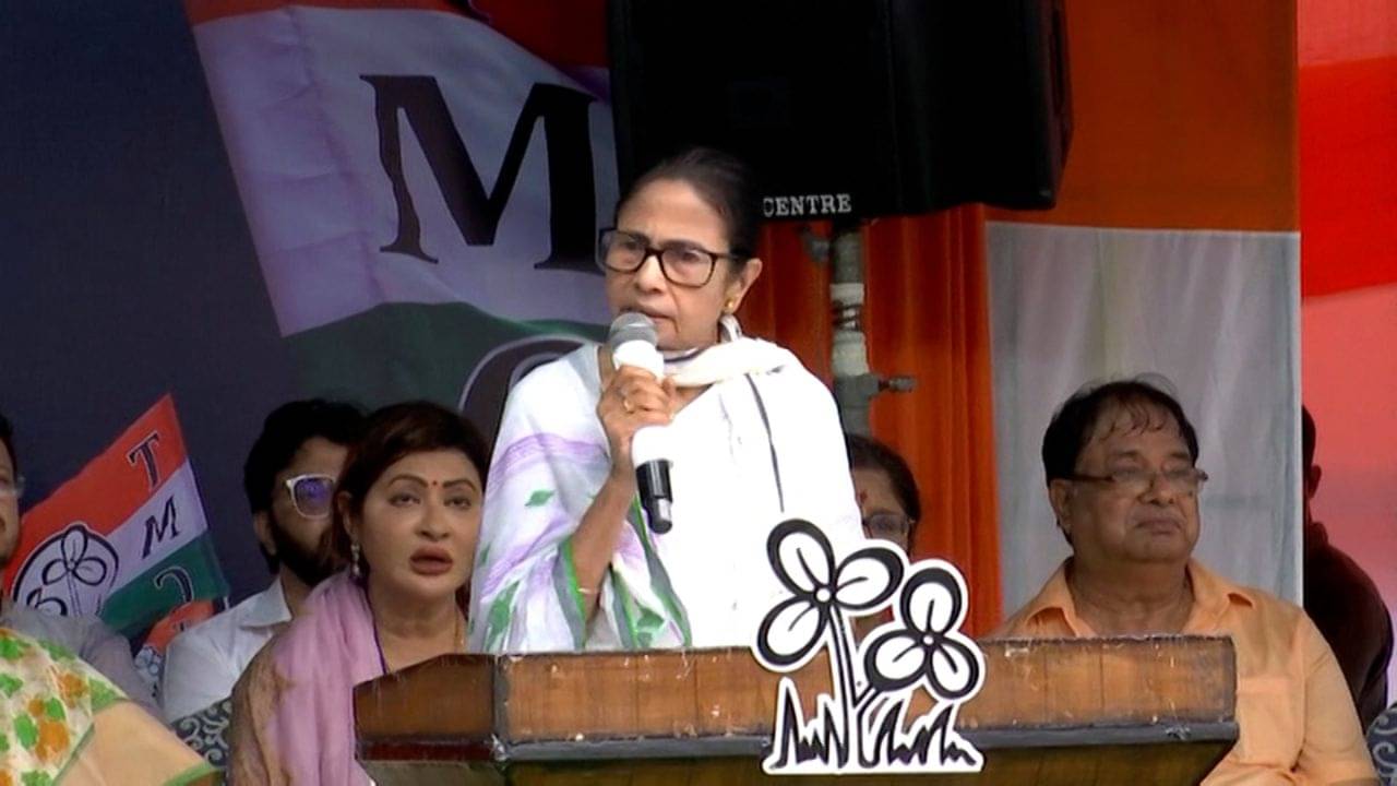 Mamata Banerjee: মহারাষ্ট্রেও ওইভাবেই জিতেছিল বিজেপি, এবার বিহারকে টার্গেট করা হচ্ছে, বাংলায় বিনা যুদ্ধে এক ইঞ্চিও জমি না ছাড়ার হুঁশিয়ারি মমতার
