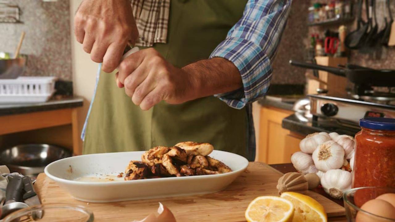 গ্যাসট্রিকের সমস্যায় ভুগছেন? রোজকার রান্নায় জাস্ট তিনটে জিনিস মেশান! তারপরই দেখুন ম্যাজিক