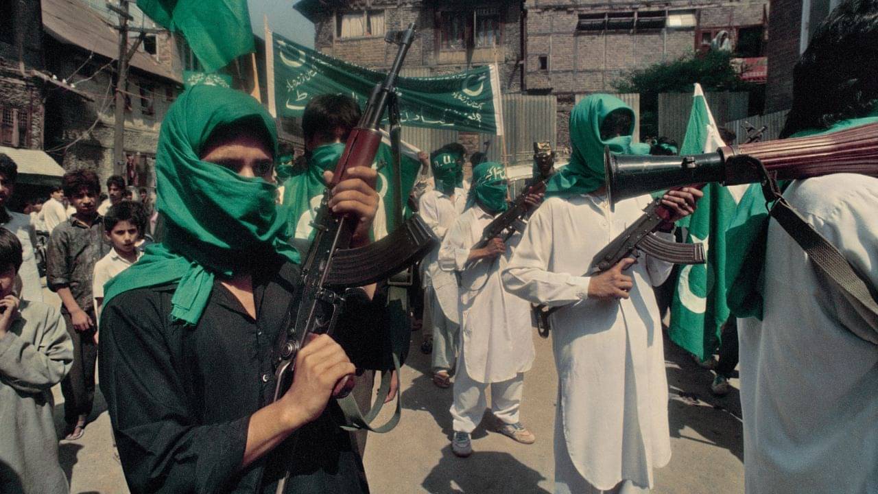 Al-Qaeda Terrorists: তিন ভারতীয়কে টেনেহিঁচড়ে তুলে নিয়ে গেল জঙ্গি! নয়াদিল্লির আকাশে চিন্তার মেঘ