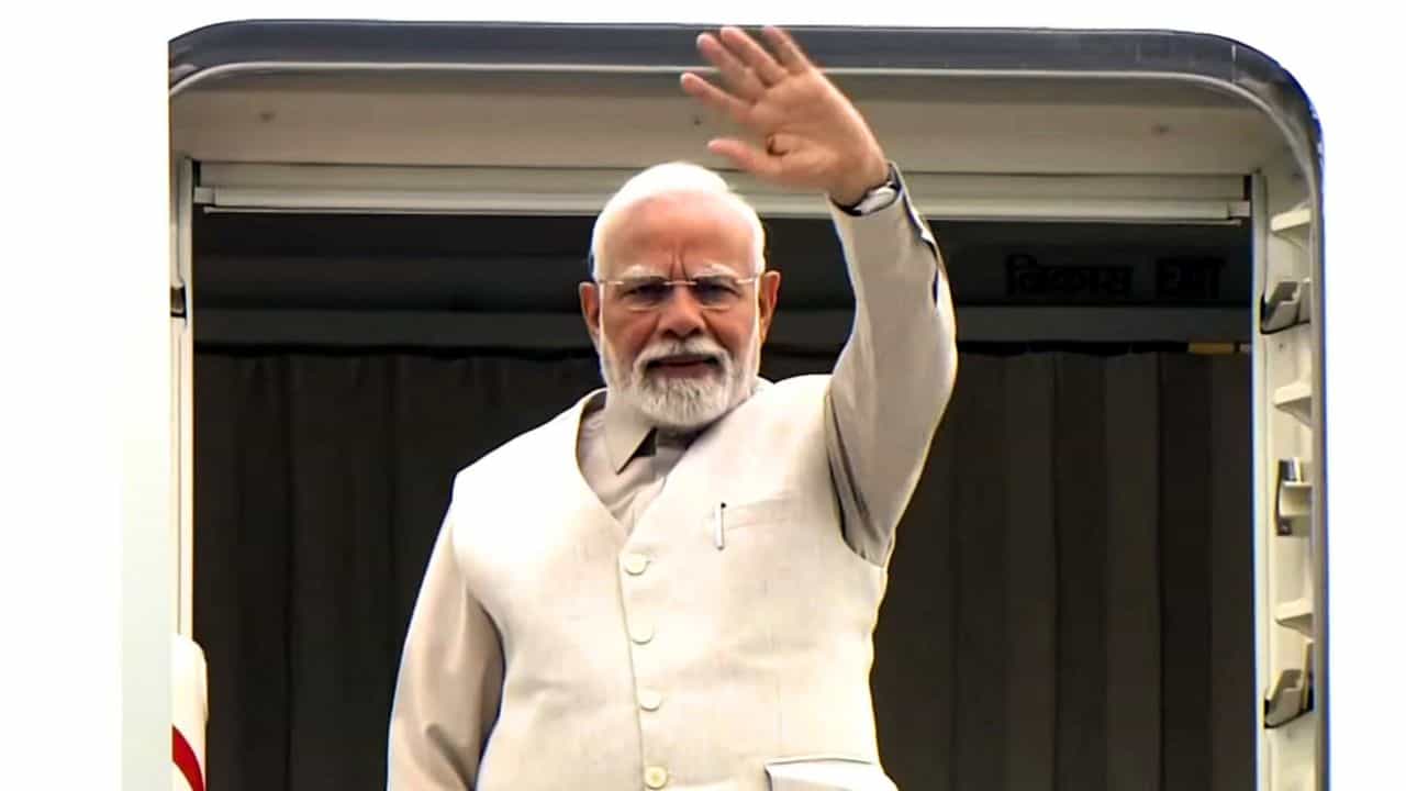 Narendra Modi in Maldives: 'মিশন মালদ্বীপ', ভারতের আর এক কৌশলগত যুদ্ধ জয়ের গল্প! Narendra Modi in Maldives: 'মিশন মালদ্বীপ', ভারতের আর এক কৌশলগত যুদ্ধ জয়ের গল্প!