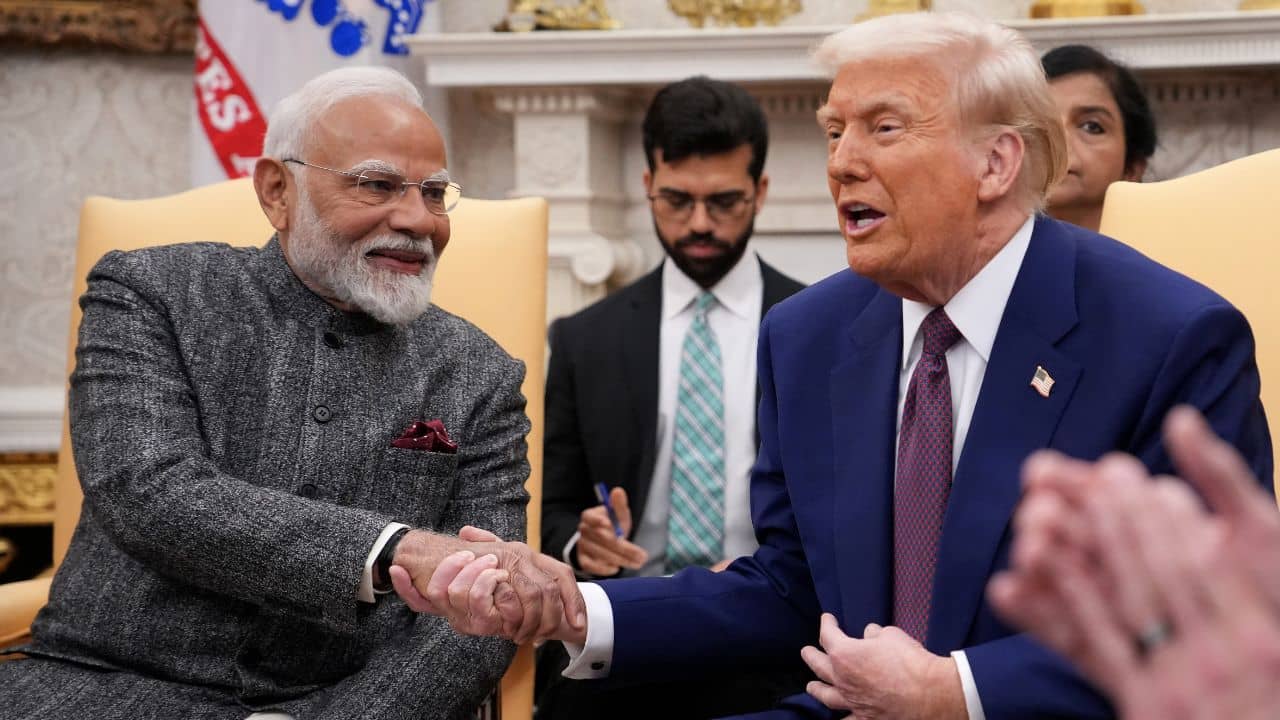 USA-র সঙ্গে আলোচনা, কমতে পারে শুল্ক, China-কে পিছনে ফেলতে হাত মেলাচ্ছে দুই দেশ!