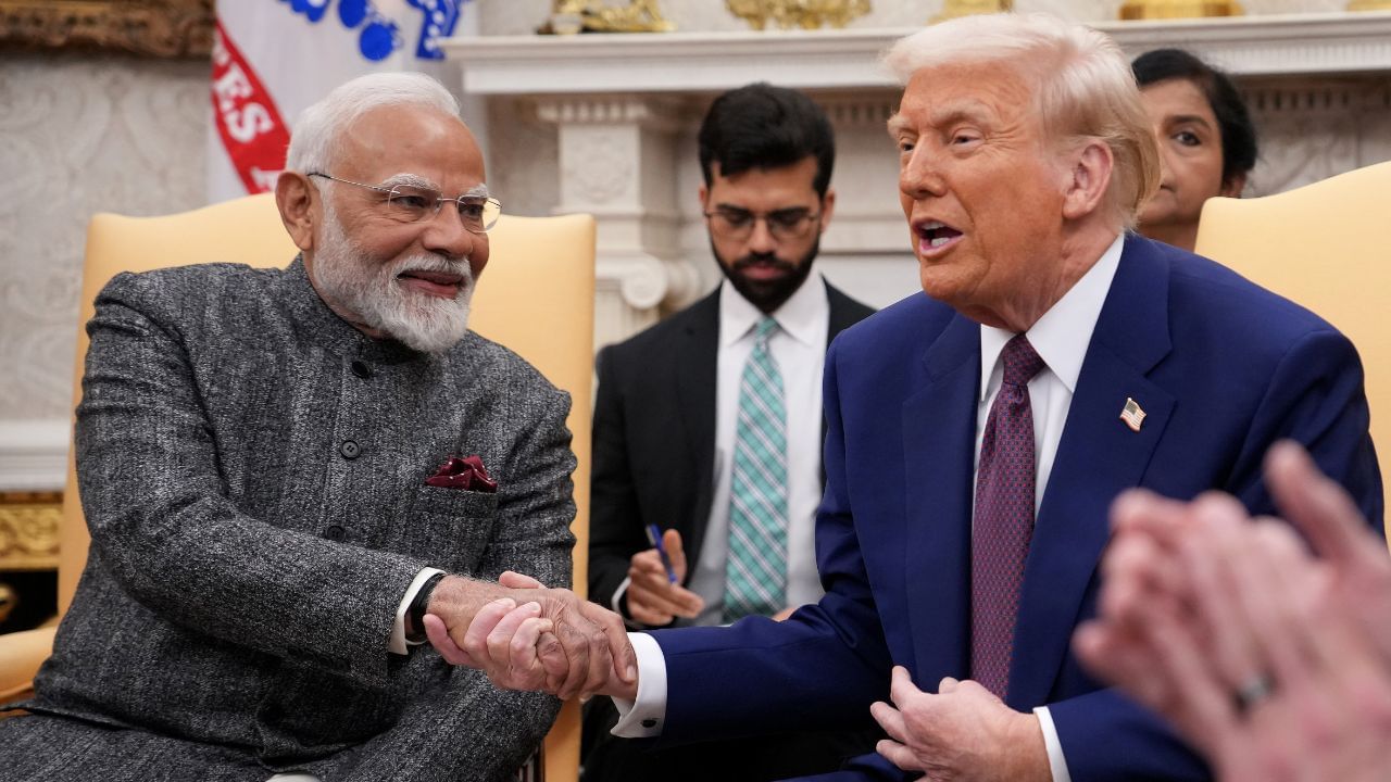 USA-র সঙ্গে আলোচনা, কমতে পারে শুল্ক, China-কে পিছনে ফেলতে হাত মেলাচ্ছে দুই দেশ! USA-র সঙ্গে আলোচনা, কমতে পারে শুল্ক, China-কে পিছনে ফেলতে হাত মেলাচ্ছে দুই দেশ!