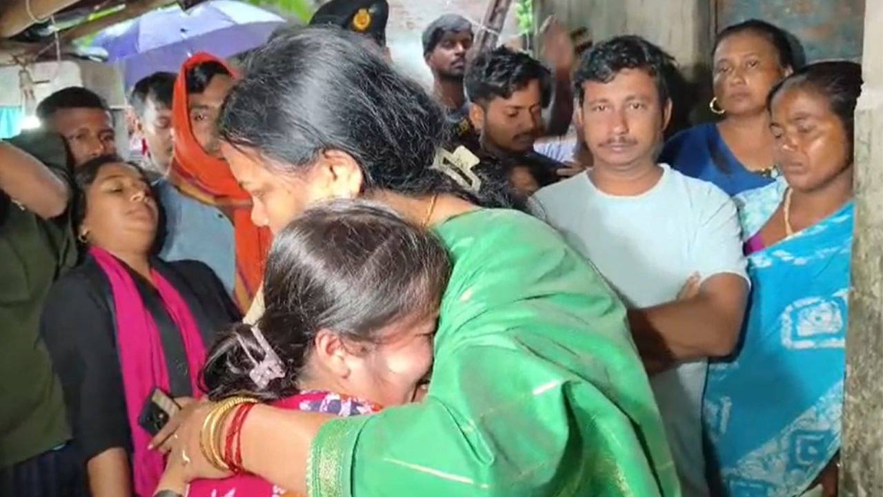 Nadia: শুধু গাছের ফুল তোলাতেই..., সিভিক ভলান্টিয়ারের দৌরাত্ম্যে অশনি সংকেত দেখছেন NCW সদস্য