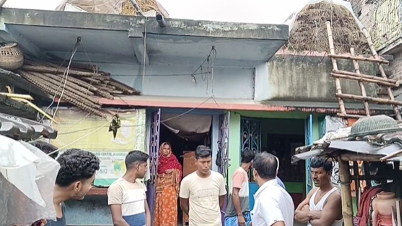 Nadia: ওড়িশায় কাজে গিয়ে বাংলাদেশি সন্দেহে আটক নদিয়া পরিযায়ী শ্রমিক Nadia: ওড়িশায় কাজে গিয়ে বাংলাদেশি সন্দেহে আটক নদিয়া পরিযায়ী শ্রমিক