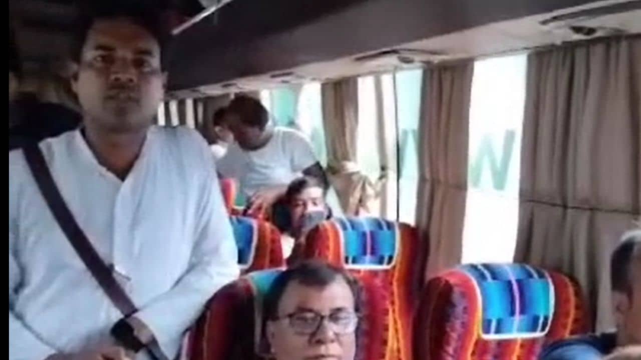 Nadia: দ্বিতীয় স্ত্রী-র সঙ্গে প্রতারণা, নির্যাতন, একাধিক বিবাহ বহির্ভূত সম্পর্কের অভিযোগ! তৃণমূল ব্লক সভাপতির বিরুদ্ধে কড়া পদক্ষেপ দলের