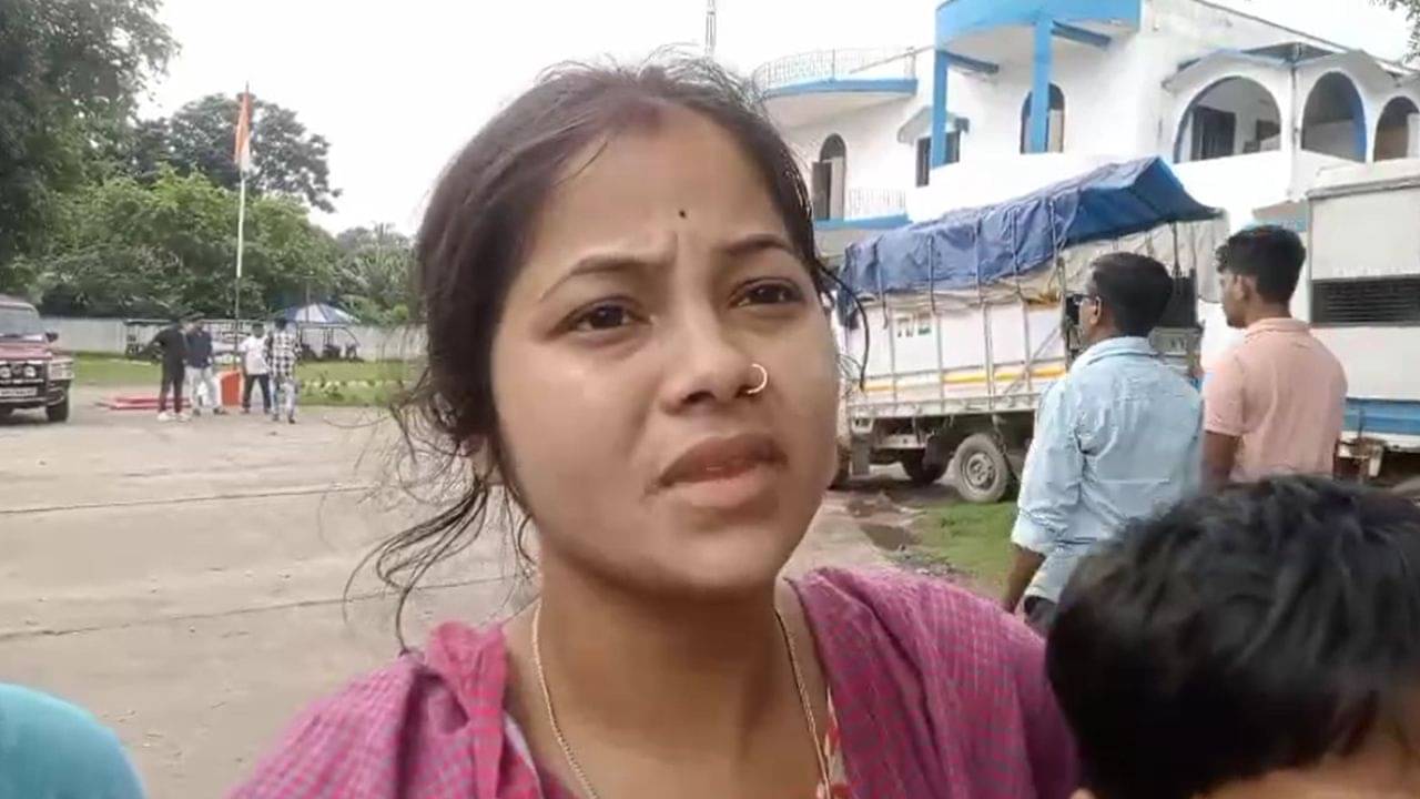 Nadia: গাছের ফুল তোলায় মাকে মেরে ঝুলিয়ে দিয়েছে সিভিক, বিস্ফোরক অভিযোগ নদিয়ায়