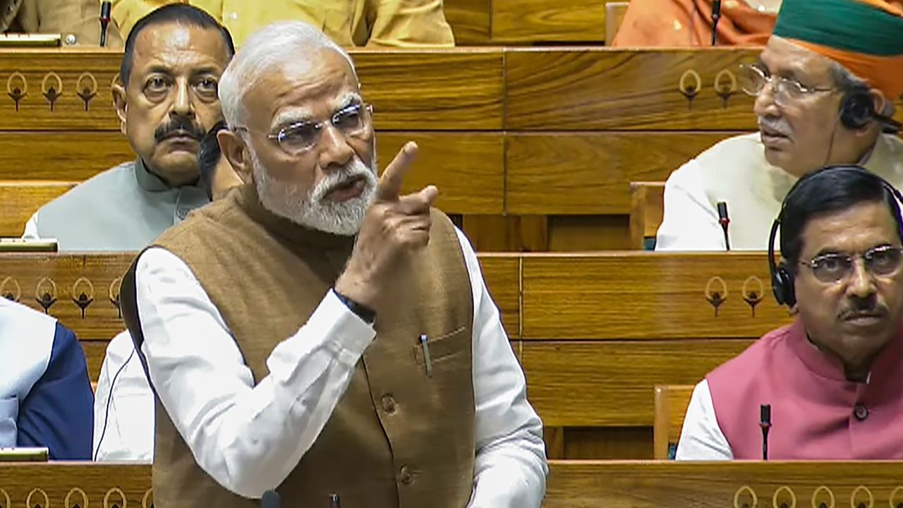 PM Modi: সন্ত্রাসবাদীরা ঘুমোতে পারে না, ভয়ে ভয়ে থাকে, ভারত ঢুকে মারবে: মোদী PM Modi: সন্ত্রাসবাদীরা ঘুমোতে পারে না, ভয়ে ভয়ে থাকে, ভারত ঢুকে মারবে: মোদী