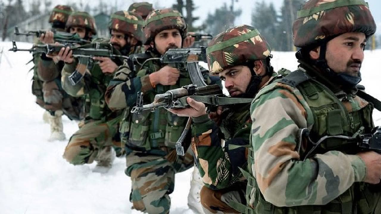 Indian Military Power: ‘যুদ্ধ-যুগে’ ঢুকছে দুনিয়া, সামরিক শক্তিতে চার নম্বরে ভারত, কাঁপছে চিন-পাকিস্তান!