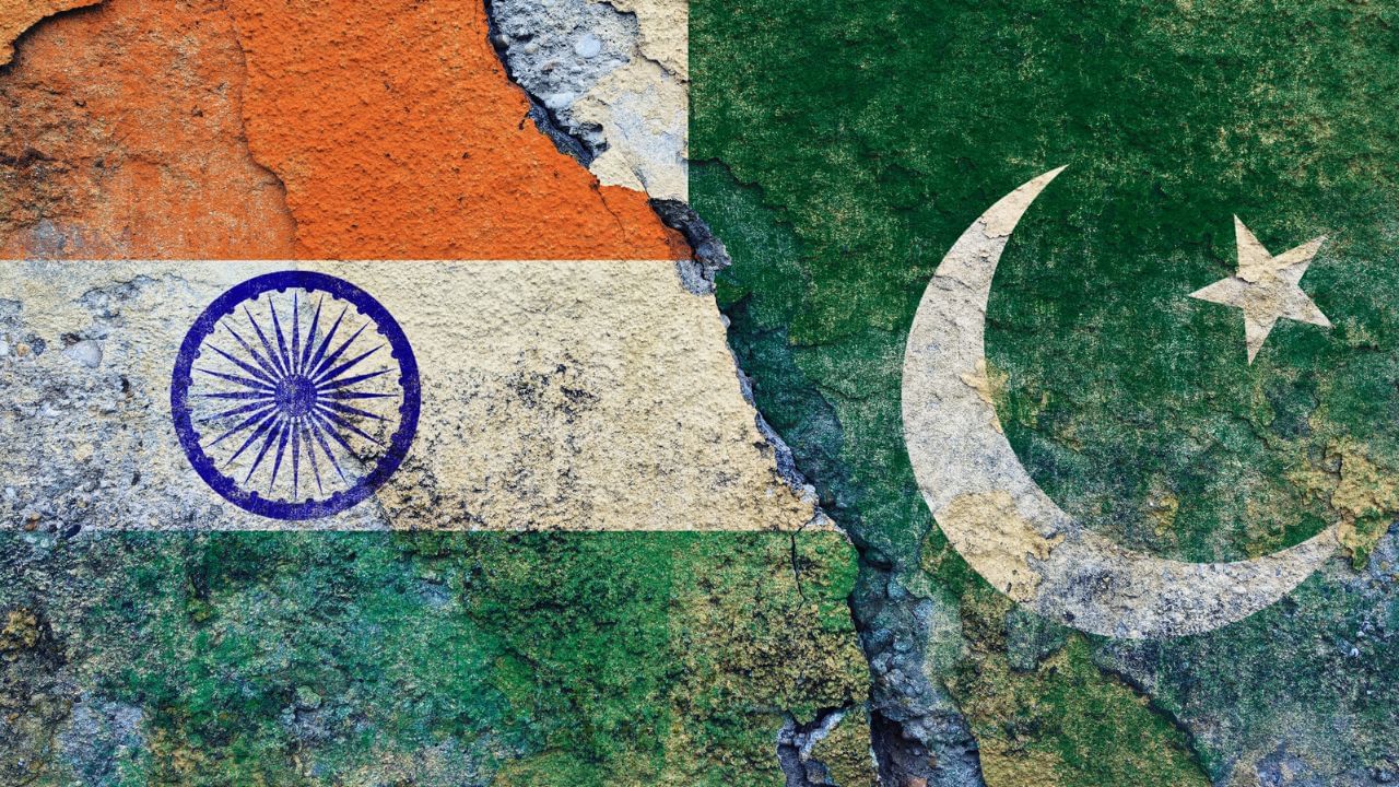 IND vs PAK: অপারেশন সিঁদুরের পর প্রথম বার, ভারতে খেলতে আসবে পাকিস্তান! IND vs PAK: অপারেশন সিঁদুরের পর প্রথম বার, ভারতে খেলতে আসবে পাকিস্তান!