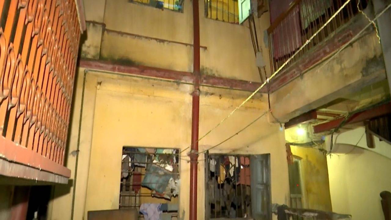 Body Recovered: একই ঘরে থাকতেন কাকা-ভাইপো, কেউ ভাবতেও পারেননি এমনটাও হতে পারে! কলকাতার বুকে আবারও চমকে ওঠার মতো ঘটনা