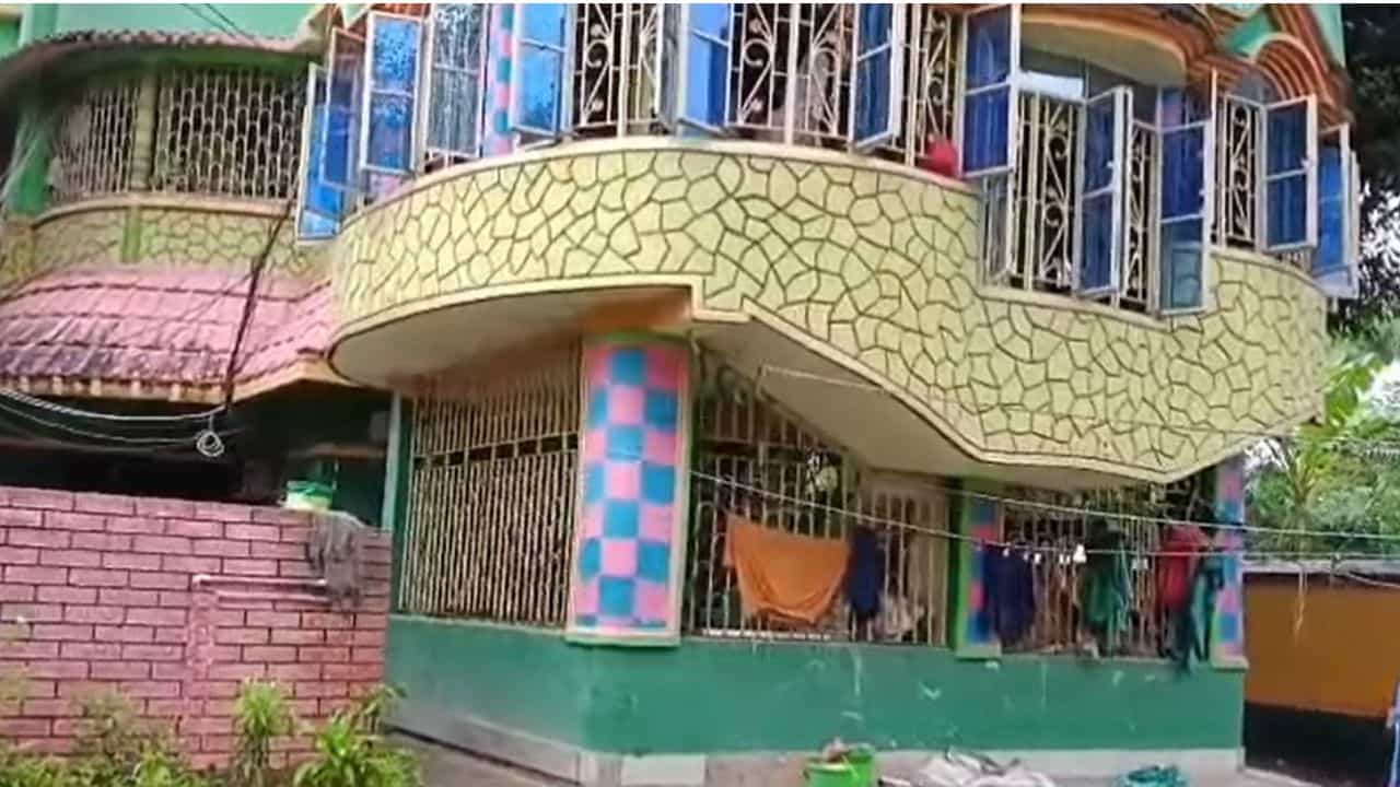 Panskura: হস্টেলের বাথরুম থেকে উদ্ধার ছাত্রীর দেহ, গ্রেফতার অধ্যক্ষ Panskura: হস্টেলের বাথরুম থেকে উদ্ধার ছাত্রীর দেহ, গ্রেফতার অধ্যক্ষ
