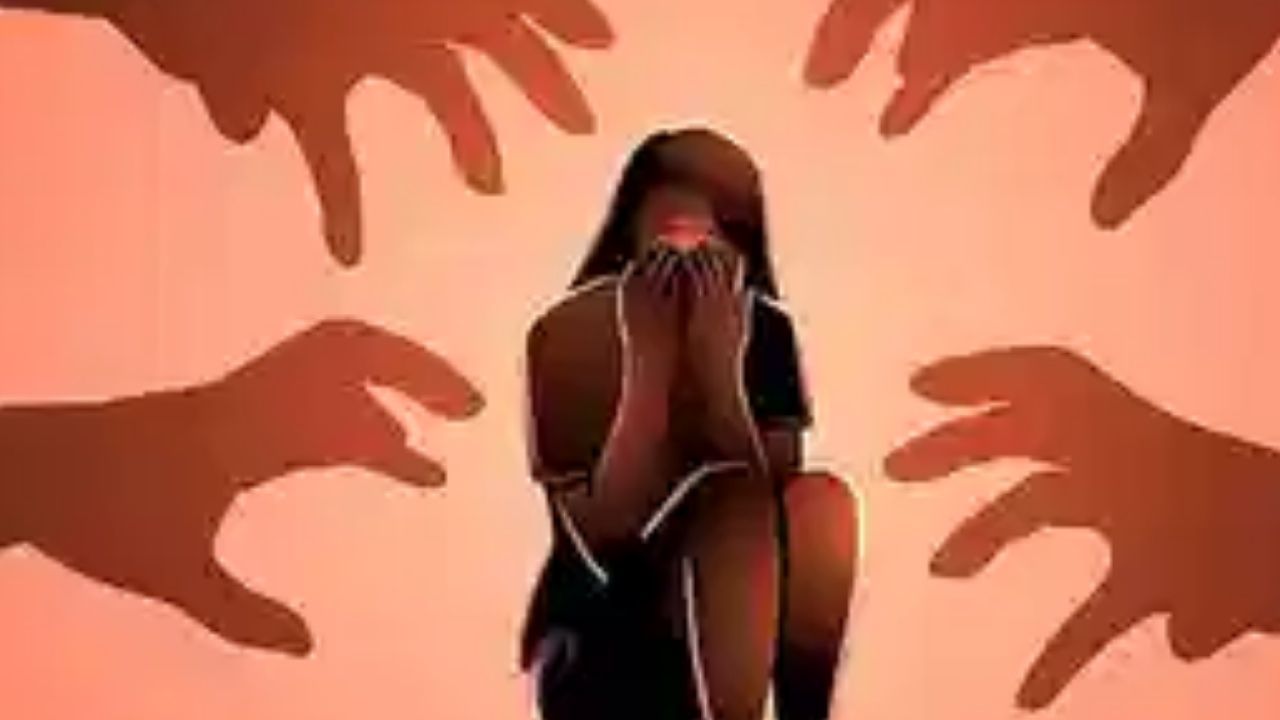 ট্রেনে একা পেয়েই ঘিরে ধরেছিল 'ওরা', পালা করে 'গণধর্ষণ', ট্রেন থেকে ছুড়ে ফেলতেই মর্মান্তিক পরিণতি যুবতীর ট্রেনে একা পেয়েই ঘিরে ধরেছিল 'ওরা', পালা করে 'গণধর্ষণ', ট্রেন থেকে ছুড়ে ফেলতেই মর্মান্তিক পরিণতি যুবতীর