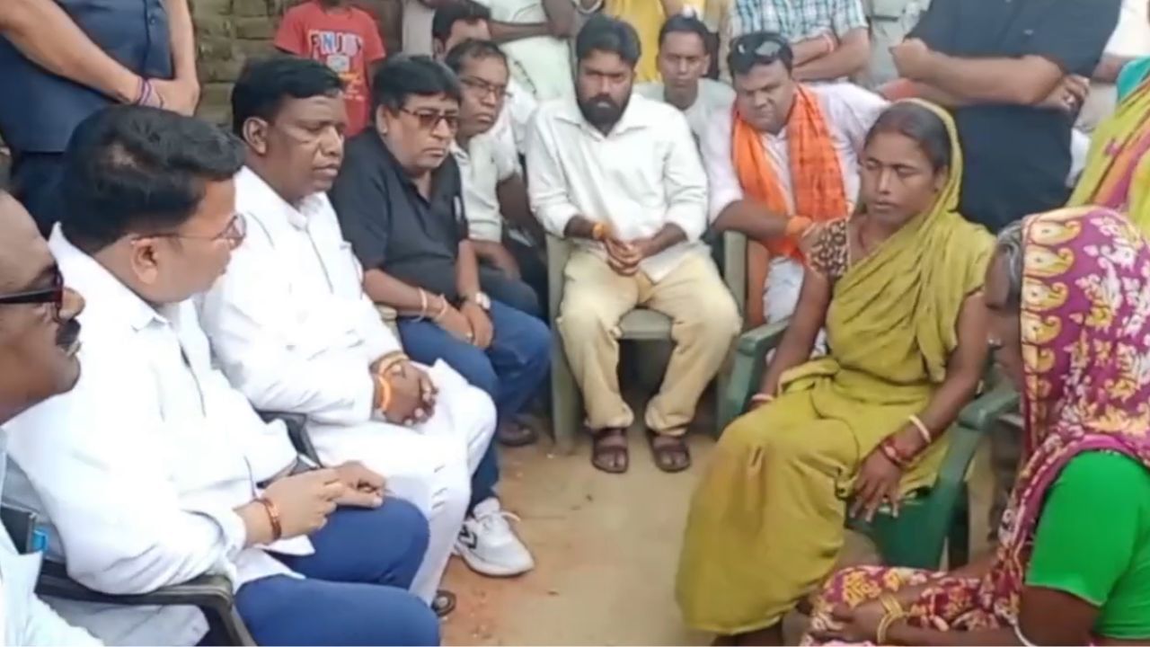 Purulia: মোবাইল চোর সন্দেহে পুলিশি মারে যুবকের মৃত্যুর অভিযোগ, পরিবারকে নিয়ে আদালতে যেতে চায় বিজেপি