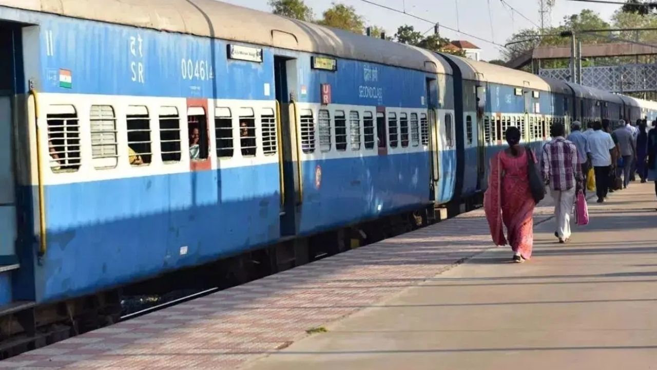 Train Coach Price: ট্রেনের এক একটি কোচের দাম ঠিক কত কোটি টাকা জানেন? Train Coach Price: ট্রেনের এক একটি কোচের দাম ঠিক কত কোটি টাকা জানেন?