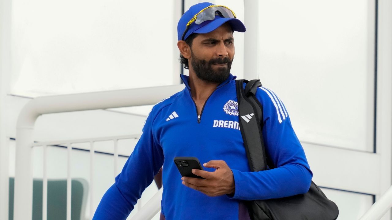 Ravindra Jadeja: চেন্নাই সুপার কিংসে 'থালাপতি', টিম ইন্ডিয়ায় 'MVP' তকমা রবীন্দ্র জাডেজাকে Ravindra Jadeja: চেন্নাই সুপার কিংসে 'থালাপতি', টিম ইন্ডিয়ায় 'MVP' তকমা রবীন্দ্র জাডেজাকে