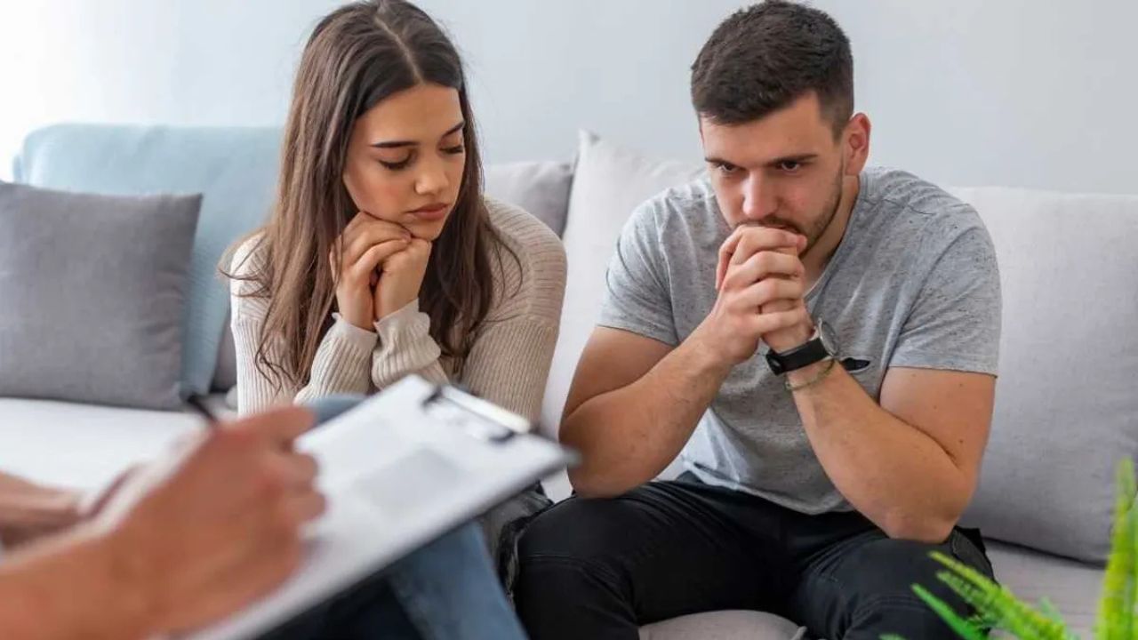 Relationship: চির ধরেছে ১২ বছরের সম্পর্কে? কীভাবে তাকে ঠিক করা যায়? Relationship: চির ধরেছে ১২ বছরের সম্পর্কে? কীভাবে তাকে ঠিক করা যায়?