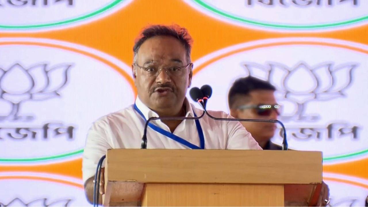 Samik Bhattacharya: বিজেপির রাজ্য কমিটিতে কারা ঠাঁই পাবেন? শমীক চললেন দিল্লি