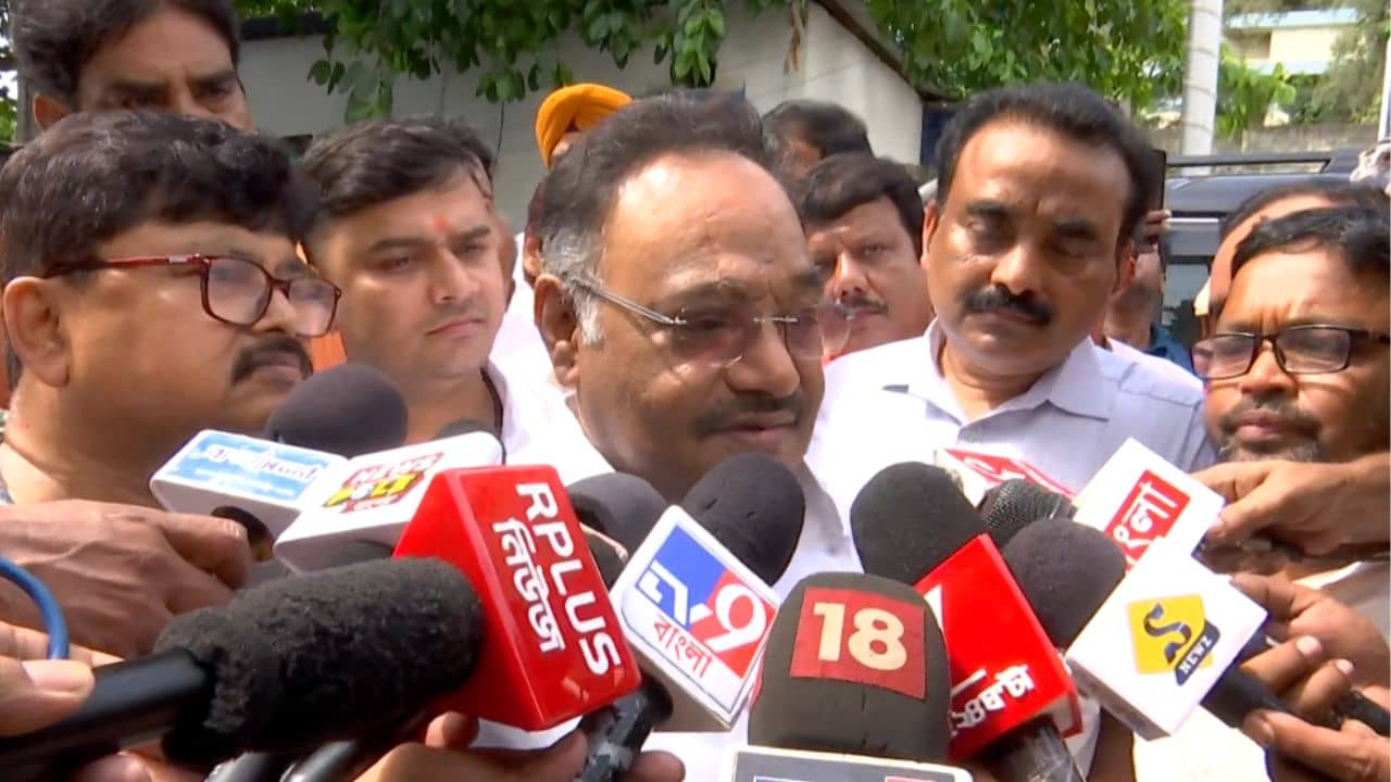 Shamik Bhattacharya: কালীঘাটের কালী বলে দিয়েছেন আমি তোমার ফাইল নিতে পারব না: শমীক