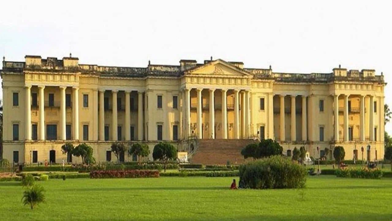 Samik Bhattacharya: হাজারদুয়ারির দুয়ার দখল! বাদ পড়ছে না বাংলার ঐতিহাসিক স্থানও, বিস্ফোরক তথ্য