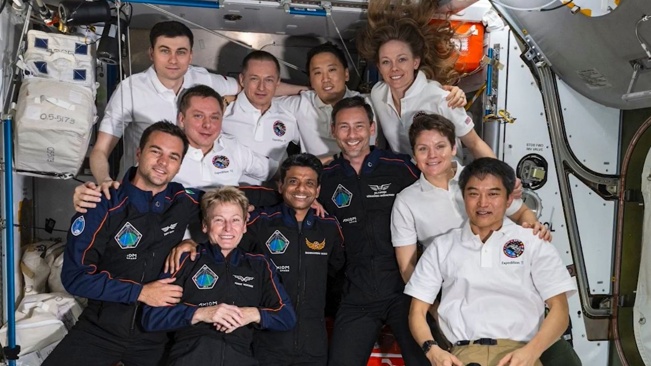 Indian Astronaut Shubhanshu Shukla: ৪১ বছর পর মহাকাশ থেকে আবার শোনা গেল, 'সারে জাঁহান সে আচ্ছা...', আজ ঘরে ফেরার পালা শুভাংশুদের